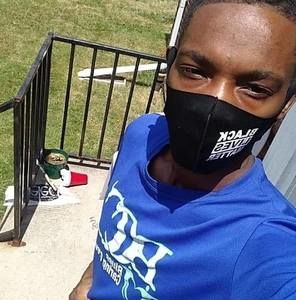 Meet your Posher, Dontez